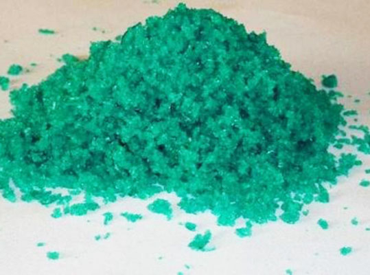 Fluoruro de níquel (NiF2) -Cristalino